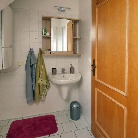 Oscar's Near The Metro *