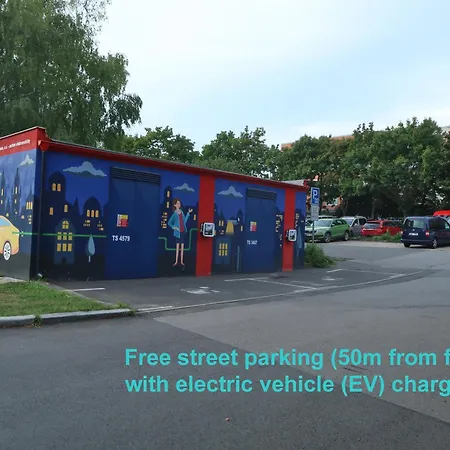 Oscar's Near The Metro *