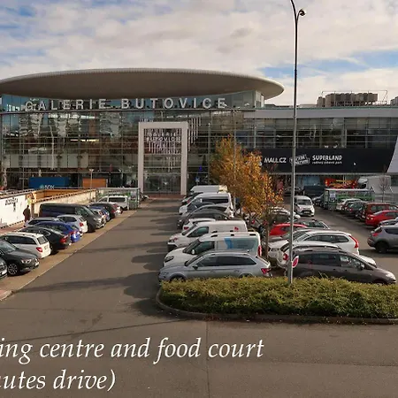 Oscar's Near The Metro